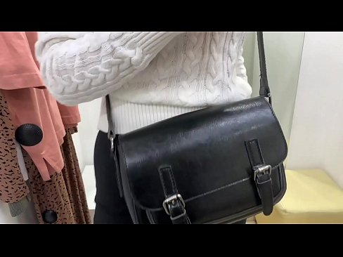 ❤️ Melancap awam perempuan jalang FeralBerry dengan dildo di dalam bilik pemasangan Lucah cantik pada ms.com-fullporner.ru ﹏